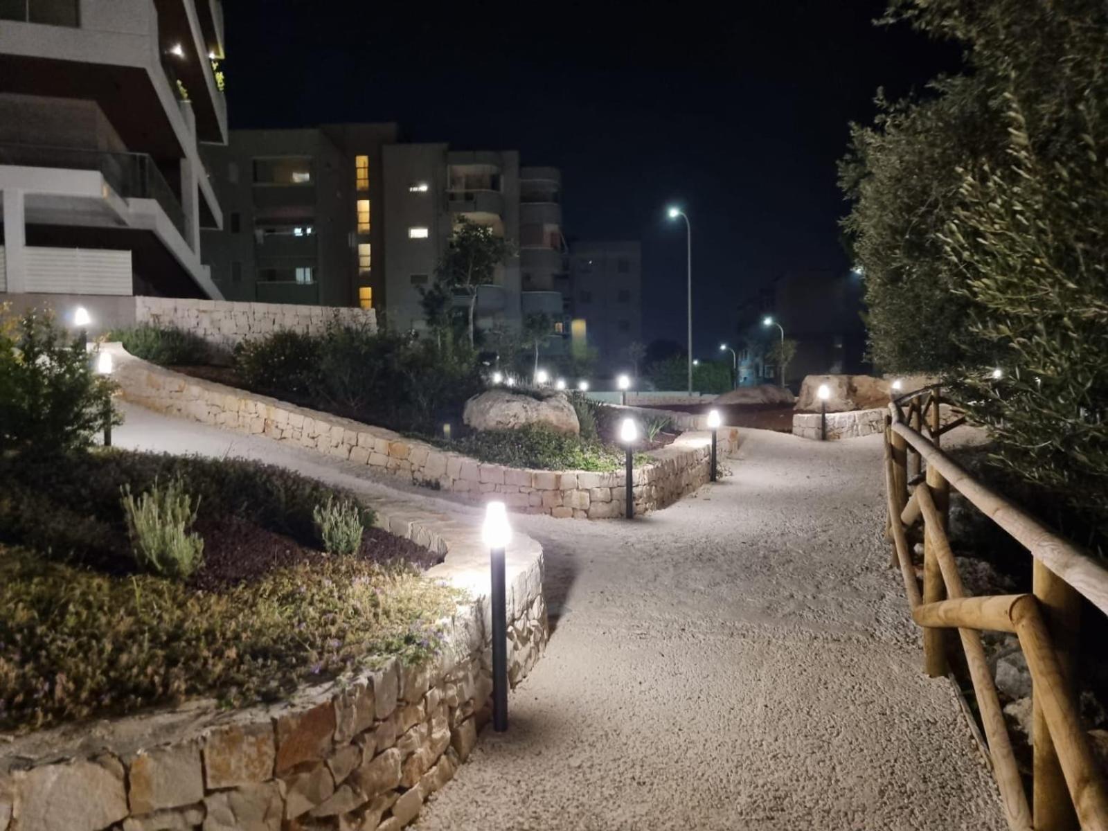 Seacity Vibes Apartments โมโนโปลี ภายนอก รูปภาพ
